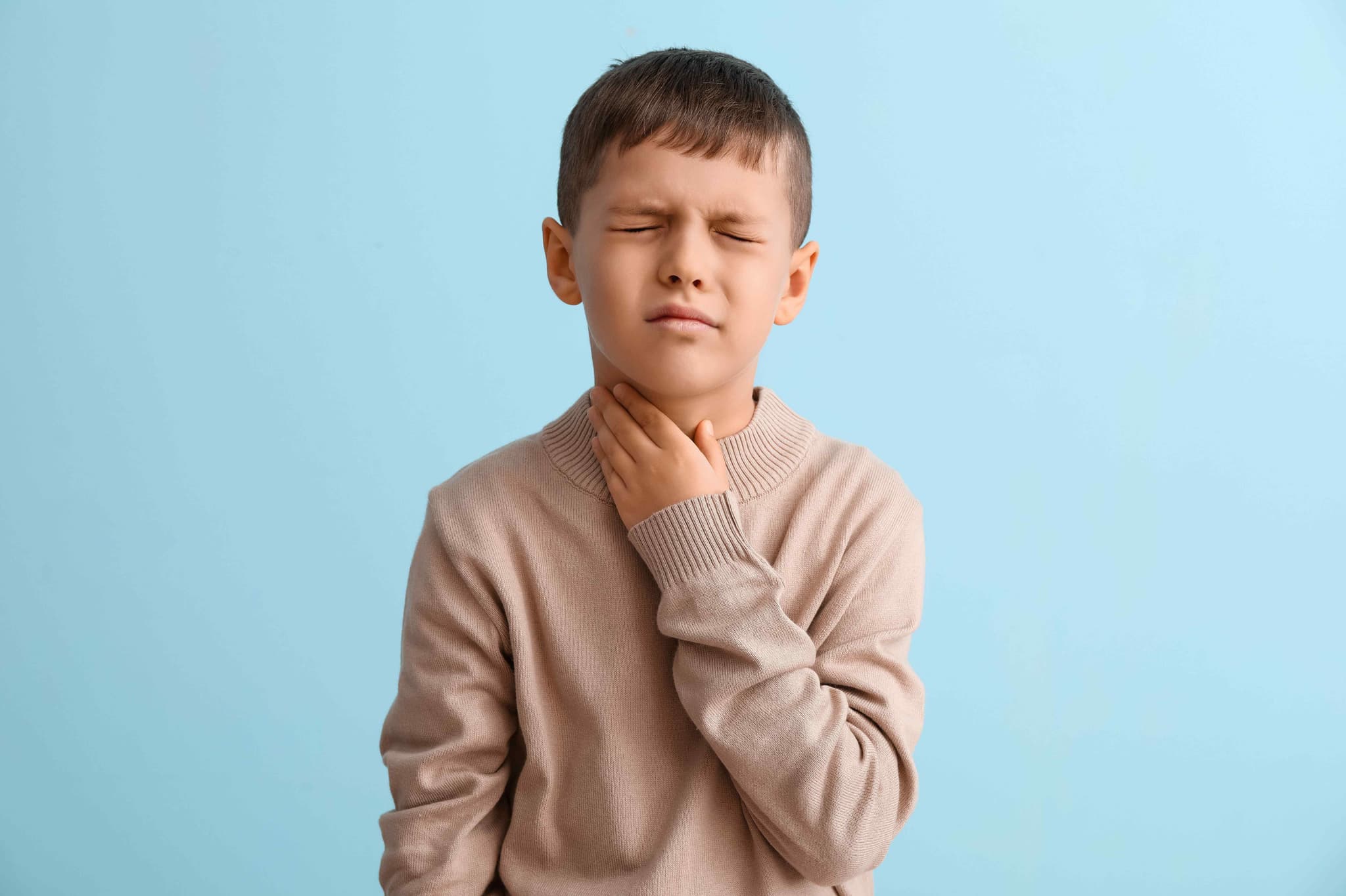 Child with throat problem